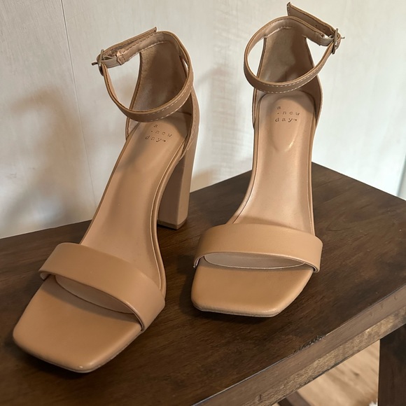 Nude Chunky Heels - Picture 1 of 5